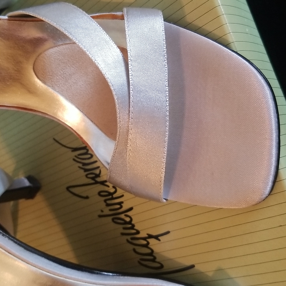 Jacqueline Ferrar evening shoe in silver satin w/ ribbon lace in 7 1/2 M (B)